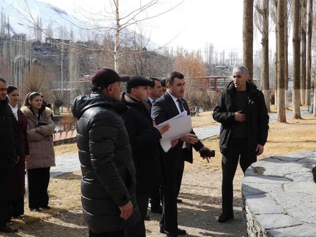 ВМКБ. Дар иншоотҳои сохташаванда корҳои сохтмони авҷи тоза доранд