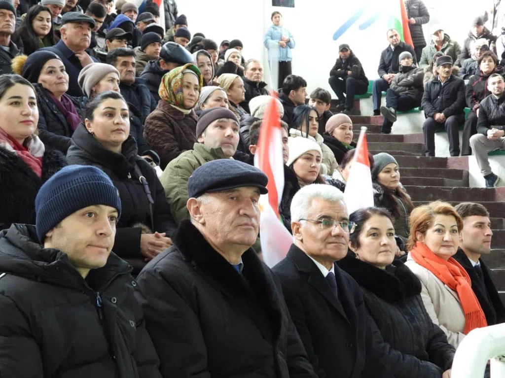 ВМКБ. Мусобиқаи варзишӣ бахшида ба “Рӯзи Модар”