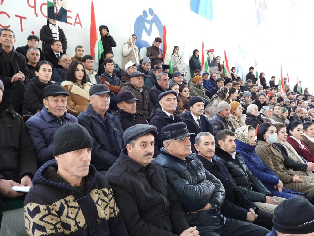 ВМКБ. Ба ифтихори «Рӯзи Модар» мусобиқаи варзишӣ аз намуди волейбол байни бонувон ҷамъбаст гардид