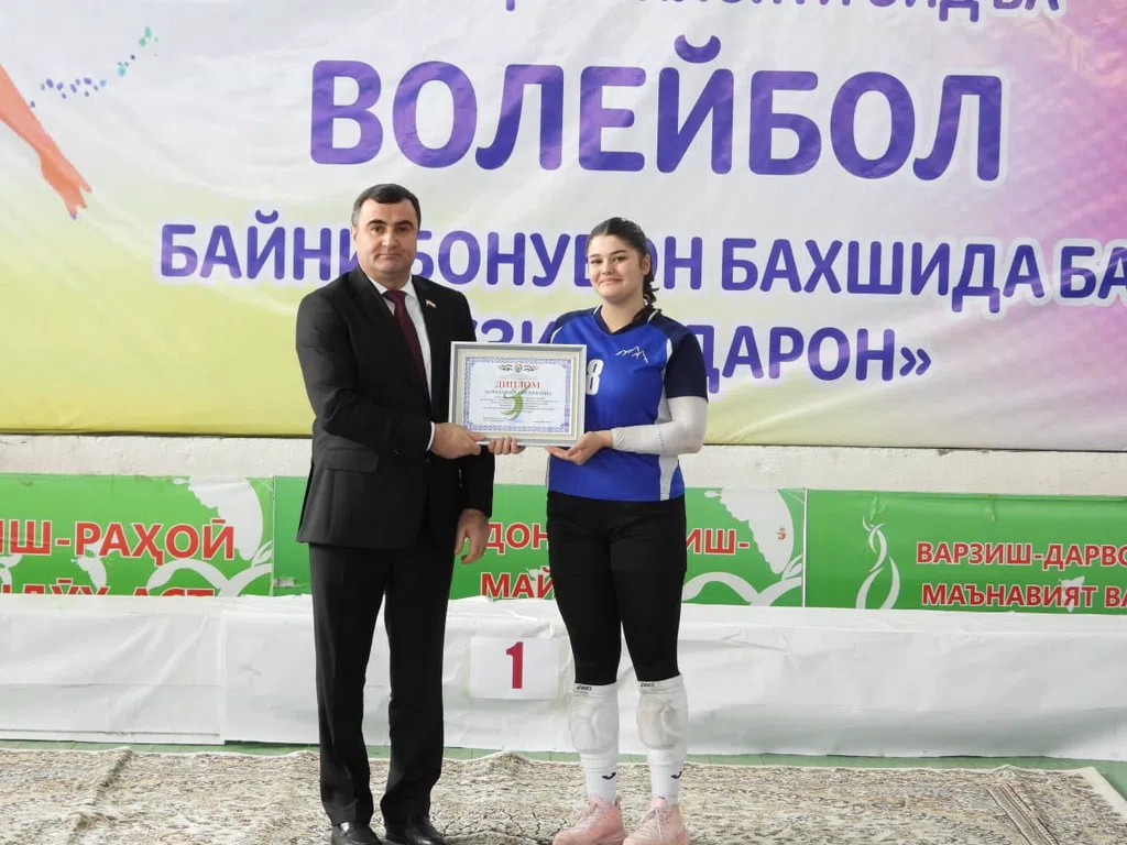 ВМКБ. Ба ифтихори «Рӯзи Модар» мусобиқаи варзишӣ аз намуди волейбол байни бонувон ҷамъбаст гардид