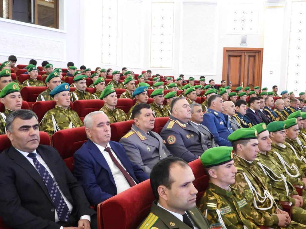 БАДАХШОН. ТАҶЛИЛИ РӮЗИ ҚУВВАҲОИ МУСАЛАҲИ ҶУМҲУРИИ ТОҶИКИСТОН