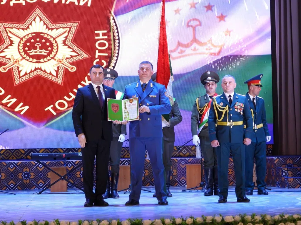БАДАХШОН. ТАҶЛИЛИ РӮЗИ ҚУВВАҲОИ МУСАЛАҲИ ҶУМҲУРИИ ТОҶИКИСТОН