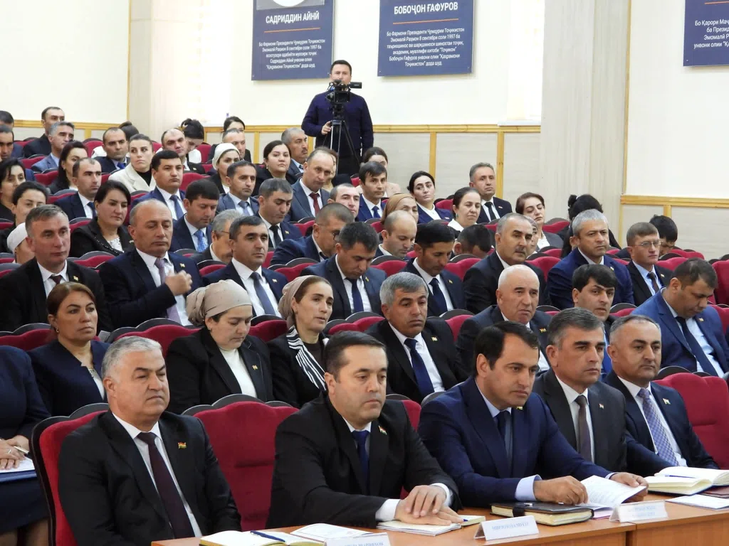 ВМКБ. ИҶЛОСИЯИ ПАНҶУМИ МАҶЛИСИ ВАКИЛОНИ ХАЛҚИ ВИЛОЯТИ МУХТОРИ КӮҲИСТОНИ БАДАХШОН ДАЪВАТИ ҲАФТУМ ДОИР ГАРДИД.