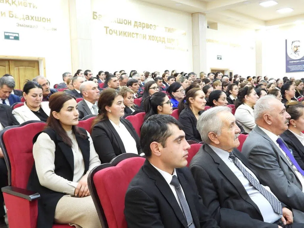 ВМКБ. Ҷамъбасти озмунҳо, олимпиадаҳои ҷумҳуриявӣ, байналмилалӣ ва вазифагузорӣ барои соли 2025