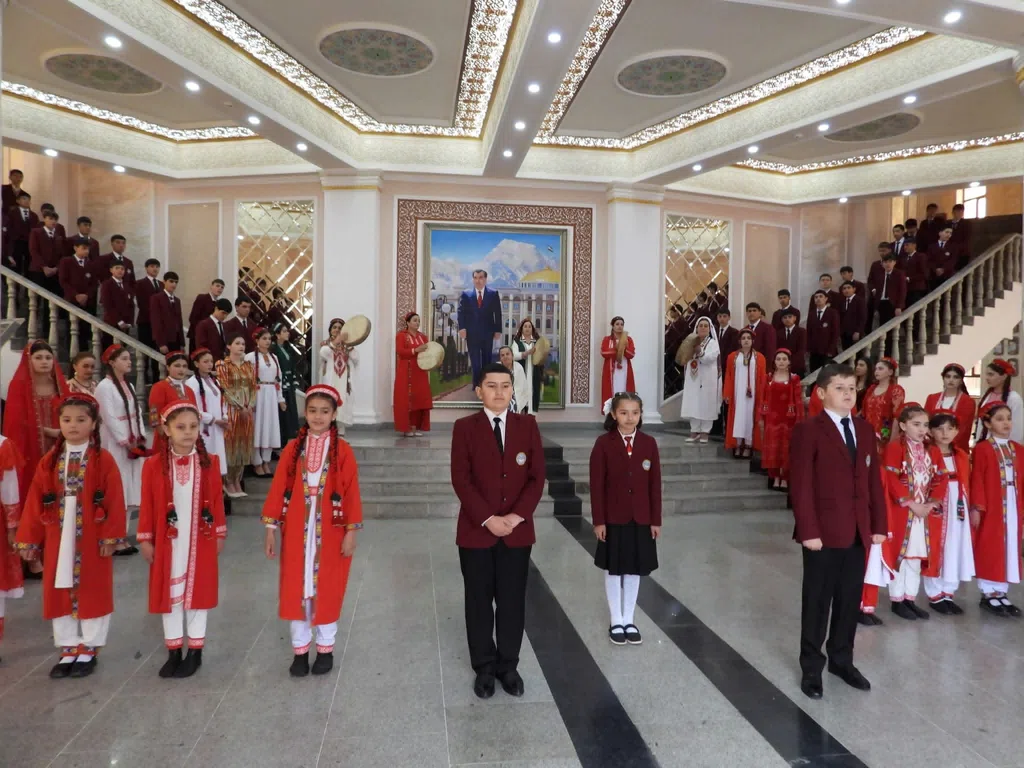 Таҷлили “Рӯзи Модар” дар ВМКБ