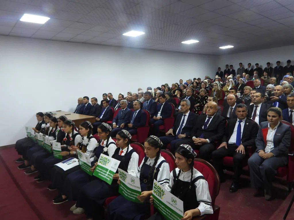 ВАНҶ. Ҳафтаи саводнокии молиявӣ баргузор гардид