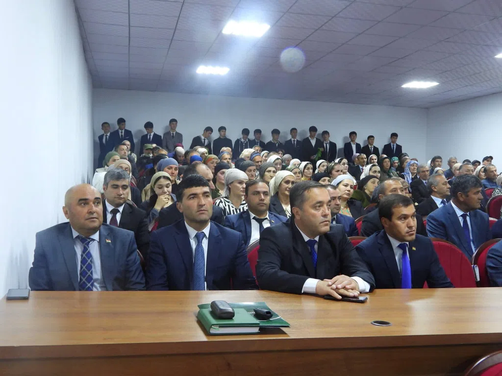ВАНҶ. Ҳафтаи саводнокии молиявӣ баргузор гардид