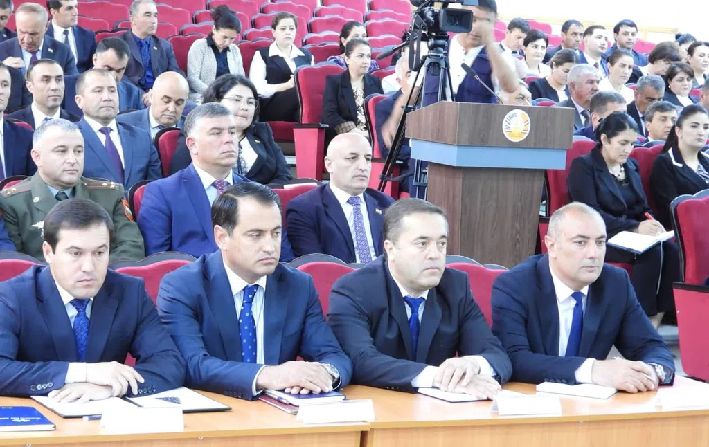 ВМКБ. Соҳаи саноат дар зери таваҷҷуҳи махсус қарор дорад