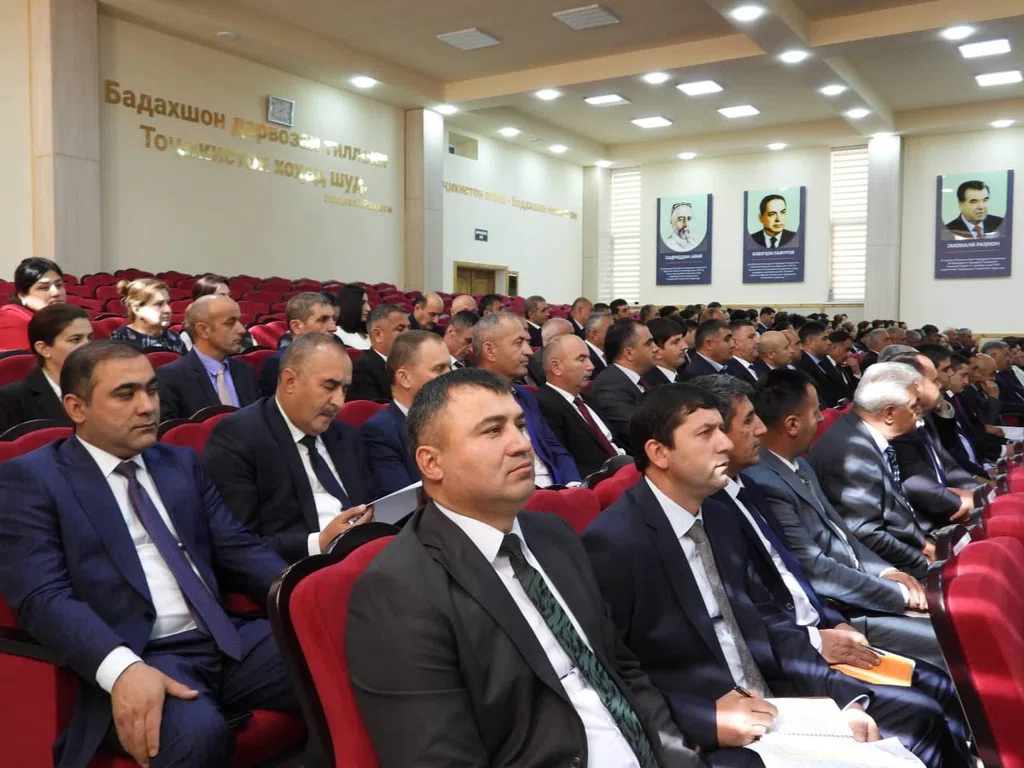 ВМКБ. Соҳаи саноат дар зери таваҷҷуҳи махсус қарор дорад