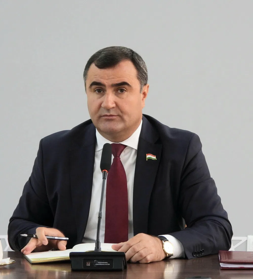 ВМКБ. Соҳаи саноат дар зери таваҷҷуҳи махсус қарор дорад