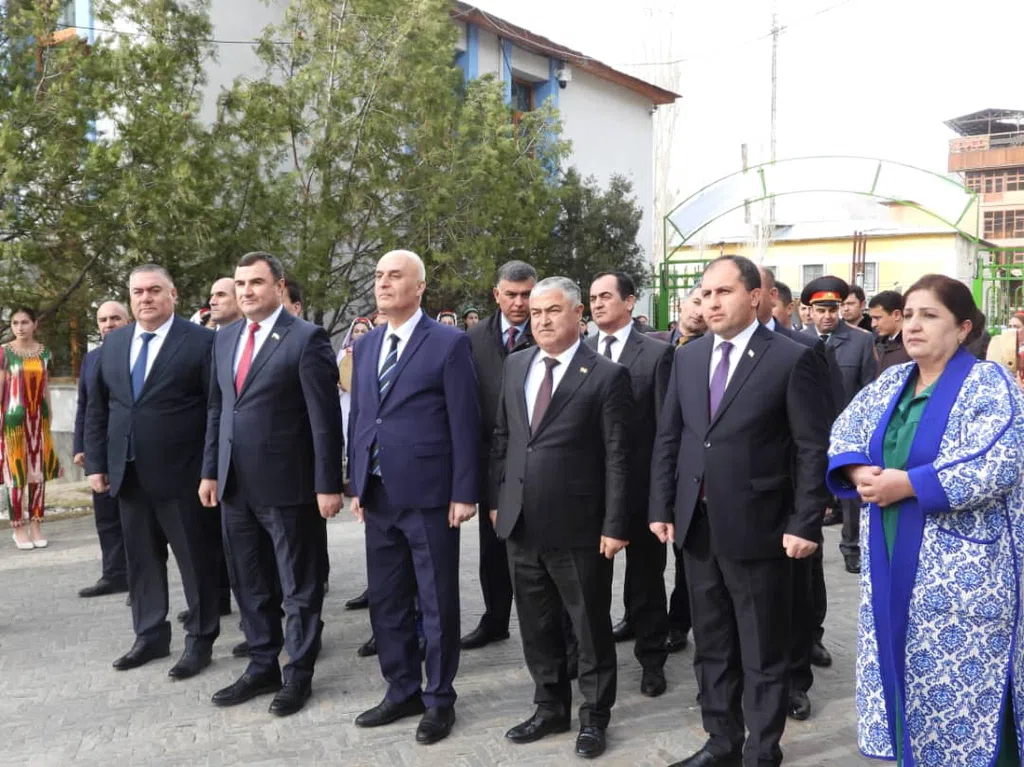 ТАРРАНУМИ НАВРӮЗИ ОЛАМАФРӮЗ ДАР МАРКАЗИ ВИЛОЯТИ МУХТОРИ КӮҲИСТОНИ БАДАХШОН