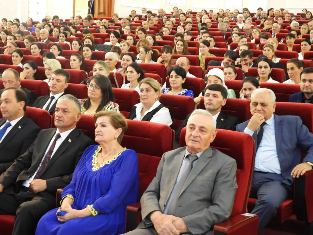 ВМКБ. Ҷашни истиқлоли давлатӣ бо шукӯҳу шаҳомати хоса таҷлил гардид