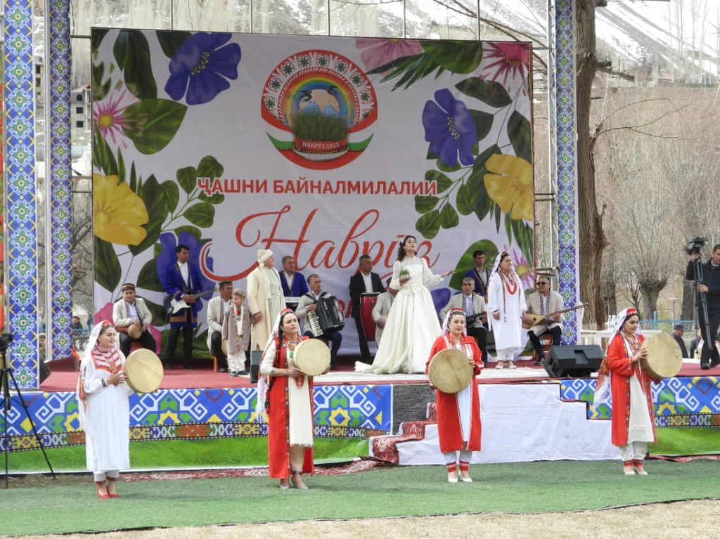 ТАРРАНУМИ НАВРӮЗИ ОЛАМАФРӮЗ ДАР МАРКАЗИ ВИЛОЯТИ МУХТОРИ КӮҲИСТОНИ БАДАХШОН