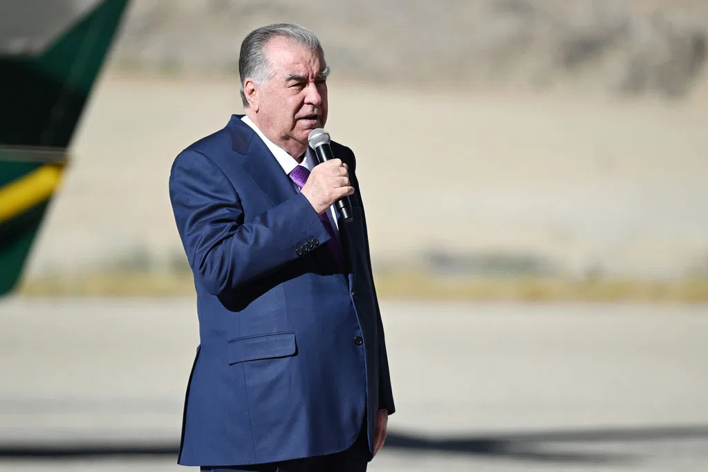 27 сентябр Президенти Ҷумҳурии Тоҷикистон, Пешвои миллат муҳтарам Эмомалӣ Раҳмон бо мақсади ифтитоҳи як қатор иншооти таъиноти гуногун, мулоқоту суҳбат бо мардум ва иштирок дар тантанаҳои идонаи ҷашни 35-солагии Истиқлоли давлатӣ ба шаҳри Хоруғи Вилояти Мухтори Кӯҳистони Бадахшон ташриф оварданд.