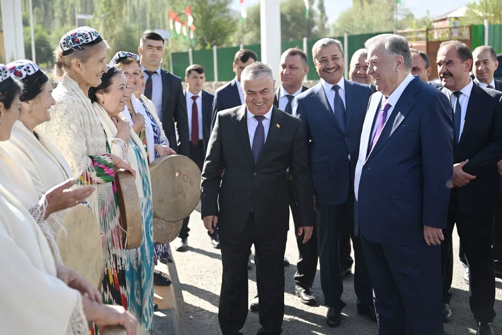 Ба истифода додани корхонаҳои бастубанди мева, истеҳсоли мебел ва маҳсулоти сохтмонӣ дар шаҳри Хоруғ