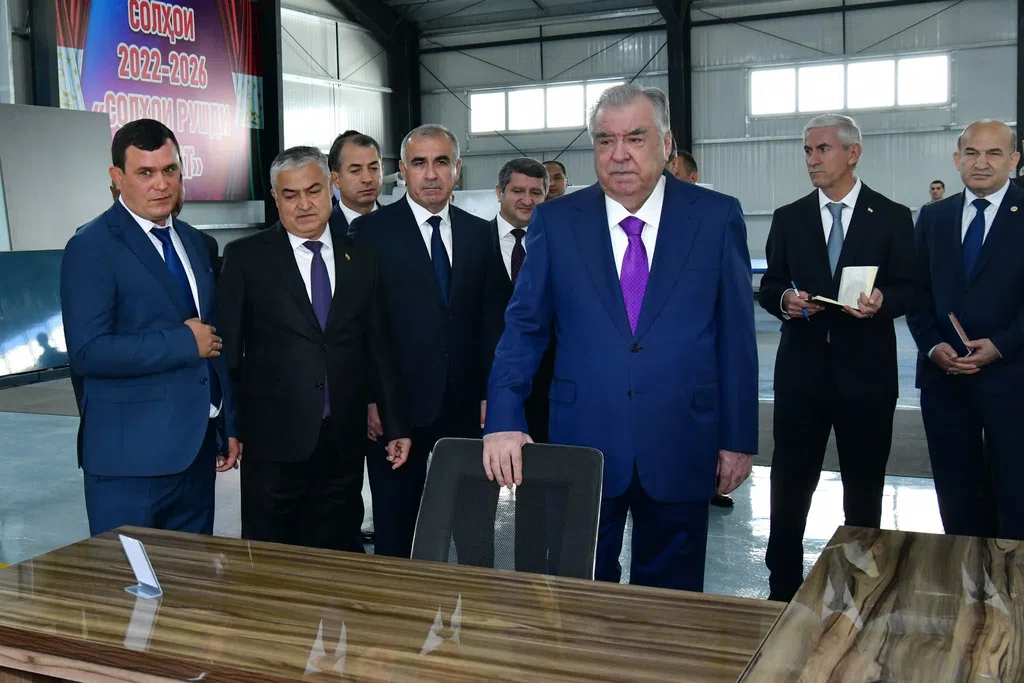 Ба истифода додани корхонаҳои бастубанди мева, истеҳсоли мебел ва маҳсулоти сохтмонӣ дар шаҳри Хоруғ