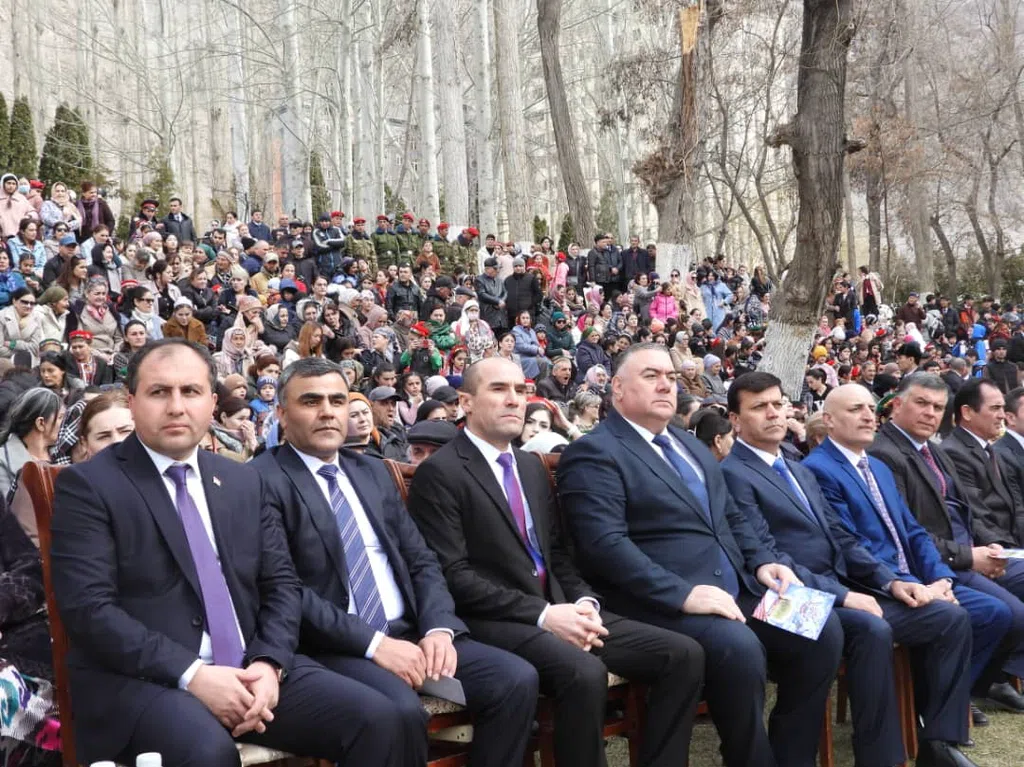 ТАРРАНУМИ НАВРӮЗИ ОЛАМАФРӮЗ ДАР МАРКАЗИ ВИЛОЯТИ МУХТОРИ КӮҲИСТОНИ БАДАХШОН