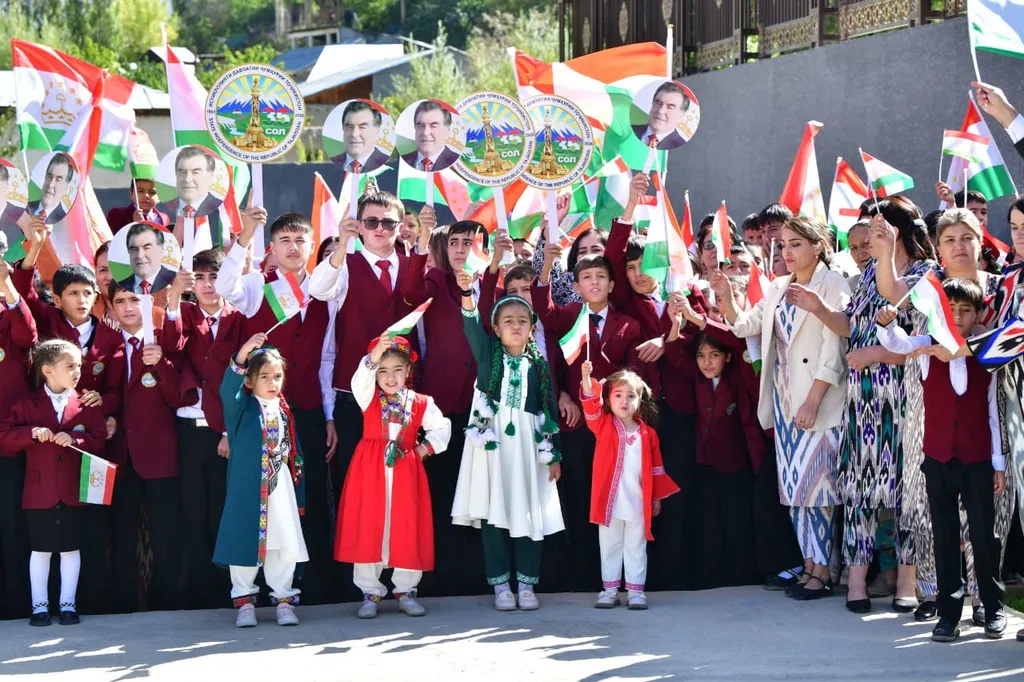 Ифтитоҳи Боғи фарҳангию фароғатии Дуои модар дар шаҳри Хоруғ