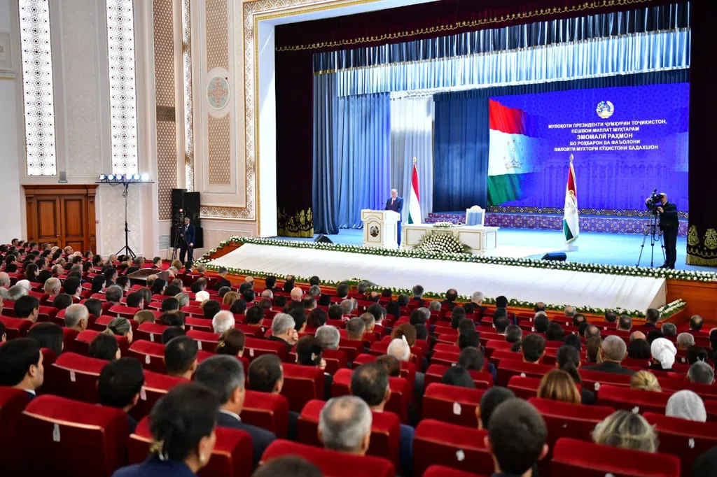 Мулоқот бо роҳбарону фаъолони Вилояти Мухтори Кӯҳистони Бадахшон