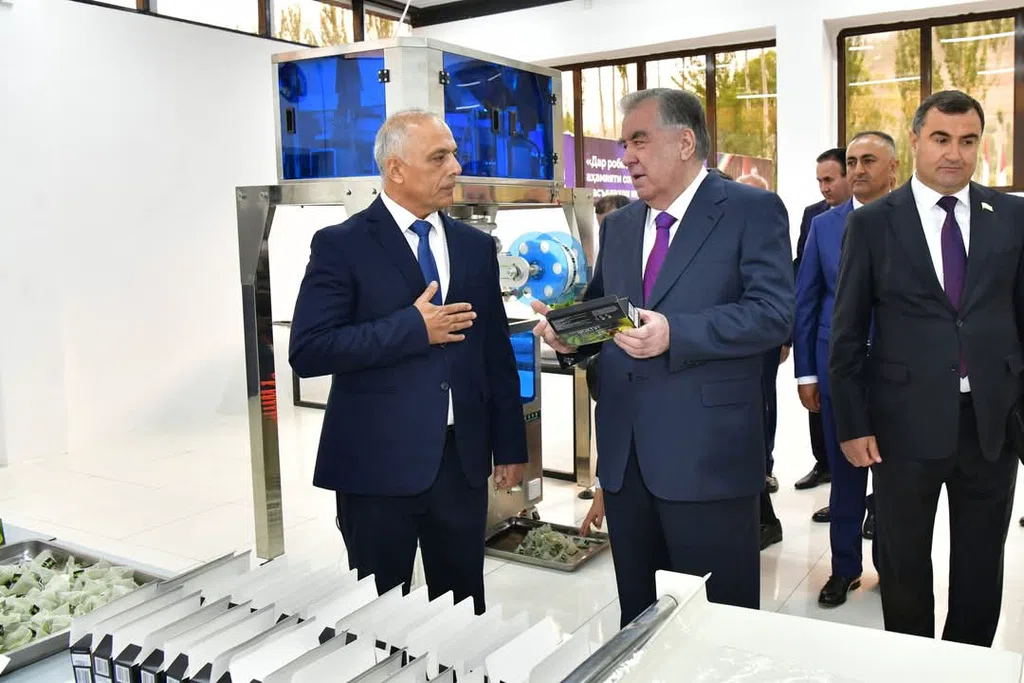 Ифтитоҳи Корхонаи ҶДММ “Барги Шоҳтут” дар ноҳияи Шуғнон