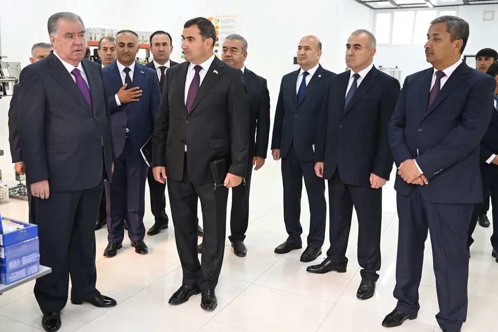 Ифтитоҳи Корхонаи ҶДММ “Барги Шоҳтут” дар ноҳияи Шуғнон