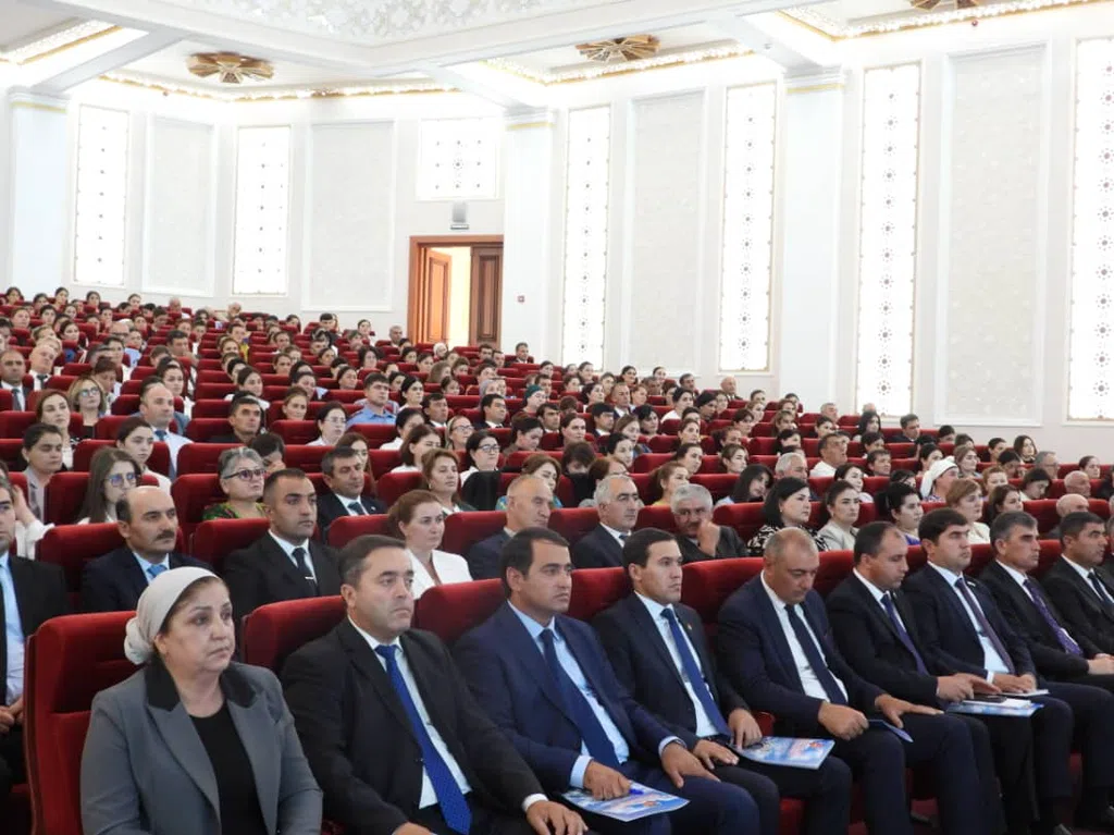 ВМКБ. КОНФРЕНСИЯИ ҶУМҲУРИЯВӢ ТАҲТИ УНВОНИ “ПЕШВОИ МУАЗЗАМИ ТОҶИКОН-ТАШАББУСКОР ВА ТАҲКИМБАХШИ СУЛҲУ ВАҲДАТИ БАЙНАЛМИЛАЛӢ”
