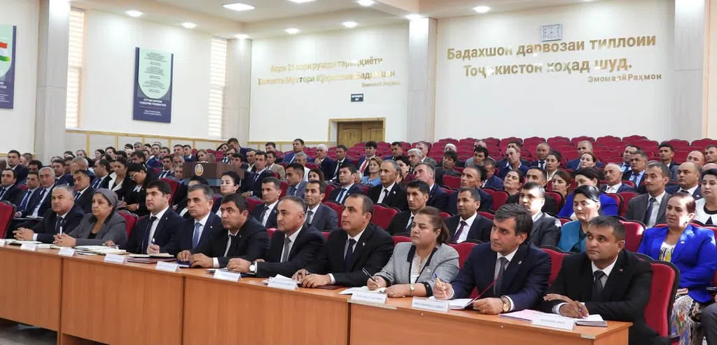 ВМКБ. 35-умин солгарди Истиқлоли давлатиро бо дастовардҳои арзанда истиқбол мегирем