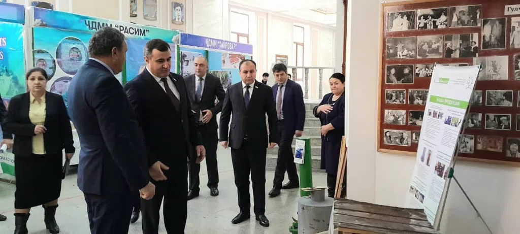 Маросими ҷоизасупории ҷамъбасти соҳаҳои саноат, ҳунармандӣ, сайёҳӣ ва занбӯриасалпарварӣ дар соли 2025