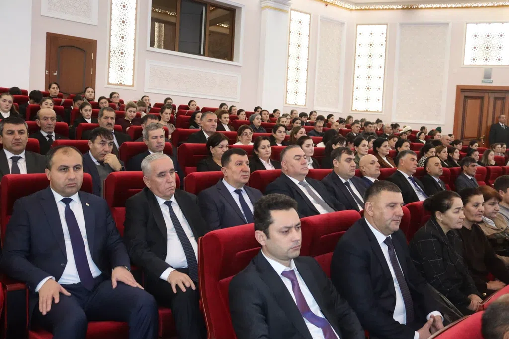 Маросими қадрдонии ғолибони озмунҳои ҷумҳуриявии “Фурӯғи субҳи доноӣ китоб аст”, “Илм-фурӯғи маърифат”, “Тоҷикистон -Ватани азиз ман” ва мусобиқаҳои варзишӣ.