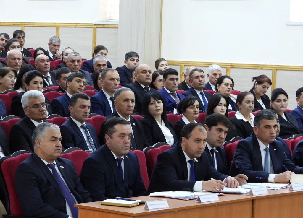 ВМКБ. Дастовардҳо дар ҳамаи самтҳо назаррас мебошанд