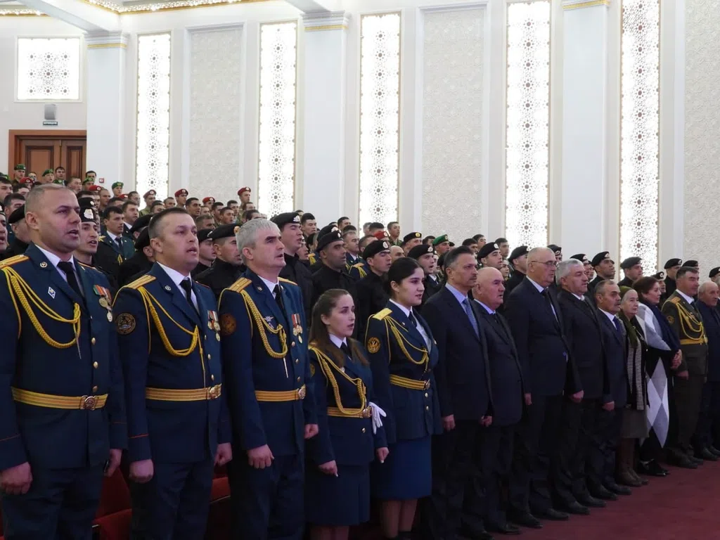 БАДАХШОН. ТАҶЛИЛИ РӮЗИ ҚУВВАҲОИ МУСАЛАҲИ ҶУМҲУРИИ ТОҶИКИСТОН
