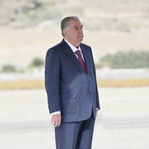 Гусели Пешвои миллат дар фурудгоҳи шаҳри Хоруғ